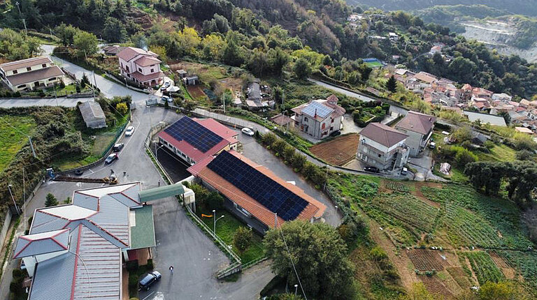 SMA Italia in prima linea per la comunità energetica solidale Critaro, che da oggi inizia a splendere con l’inaugurazione ufficiale
