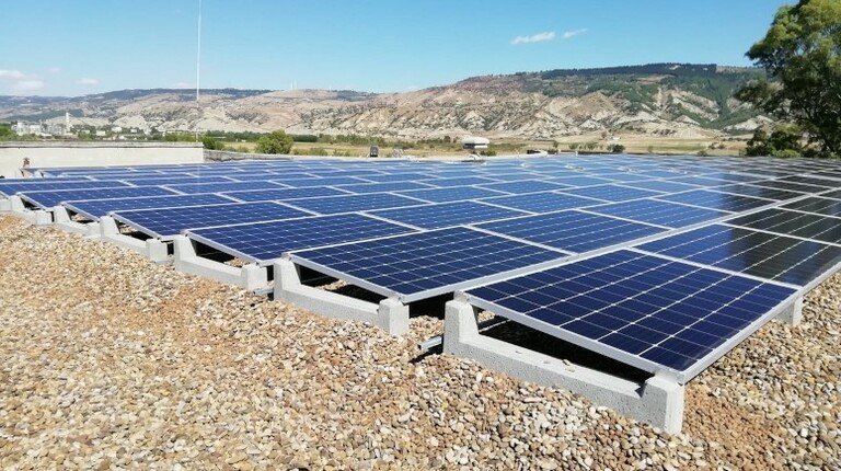 La tecnologia SMA e le batterie LG per assicurare la massima affidabilità dell’impianto