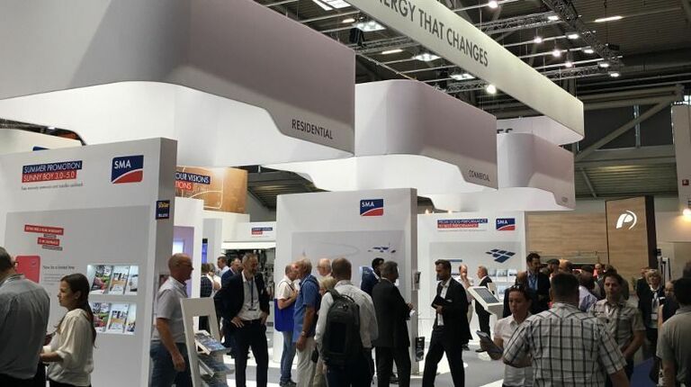 SMA si aggiudica l’ees AWARD e lo Smarter E AWARD a Intersolar 2018 e lancia nuove collaborazioni a livello internazionale