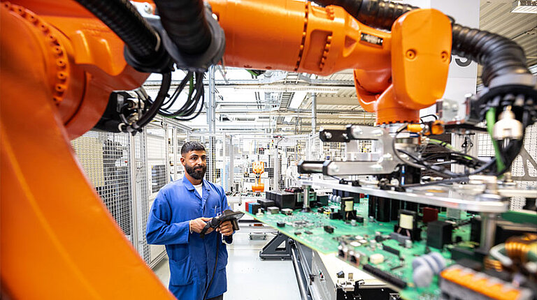 Nuove linee e robotica: SMA amplia la produzione di componenti elettronici