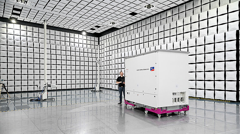 Costruire il futuro: SMA amplia il portafoglio di soluzioni per l’accumulo presentando il nuovo inverter per batterie Sunny Central Storage UP-S