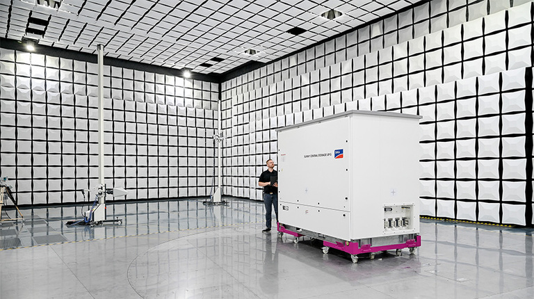 Costruire il futuro: SMA amplia il portafoglio di soluzioni per l’accumulo presentando il nuovo inverter per batterie Sunny Central Storage UP-S