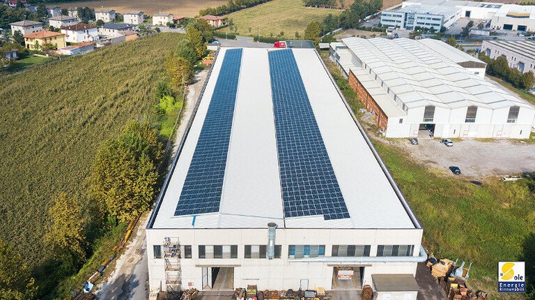 SMA PEAK3 soddisfa il 100% del fabbisogno energetico di Sider Center Service s.r.l.