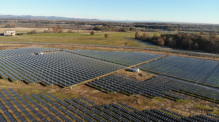 Obiettivo 500 MW di capacità installata con tecnologia SMA entro il 2026 al centro della collaborazione tra SMA Solar Technology e REDEN Solar