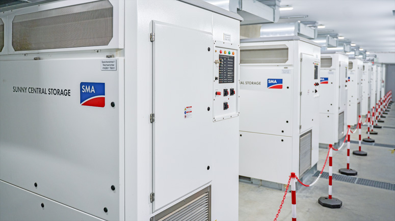 Un sistema di accumulo dotato di inverter con batteria SMA consente un approvvigionamento elettrico stabile con energie rinnovabili